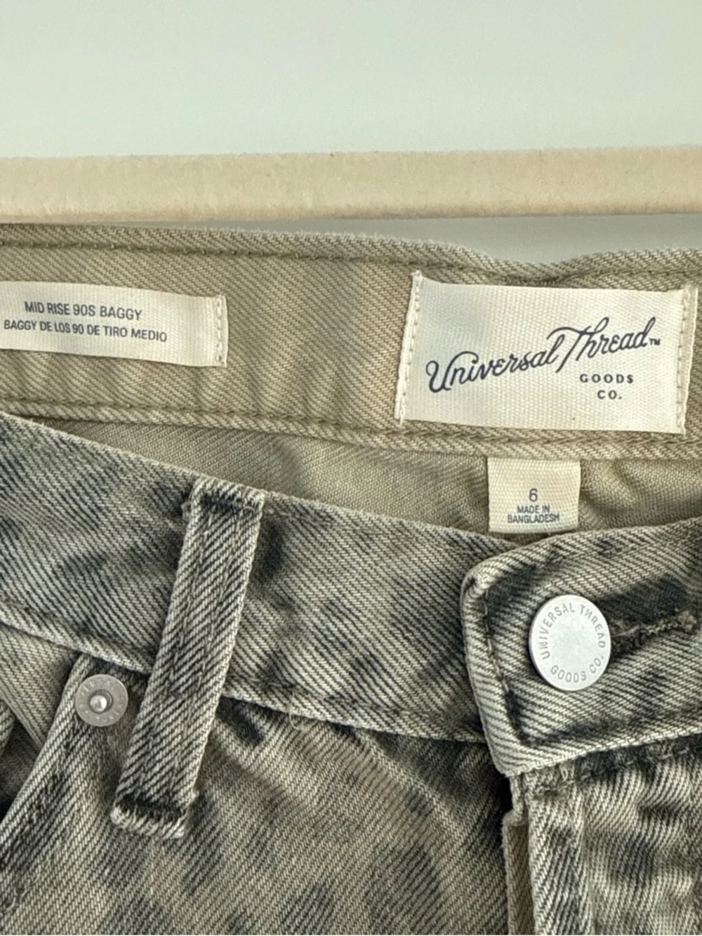 Universal Thread Leopard 90’s Mid Rise Jeans - Picture 2 of 4